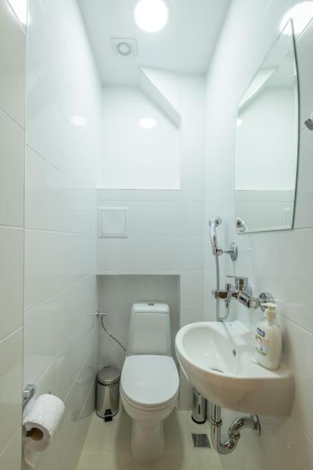 Top Location, Brand New 3 Bdrm Apt & Free Parking София Екстериор снимка