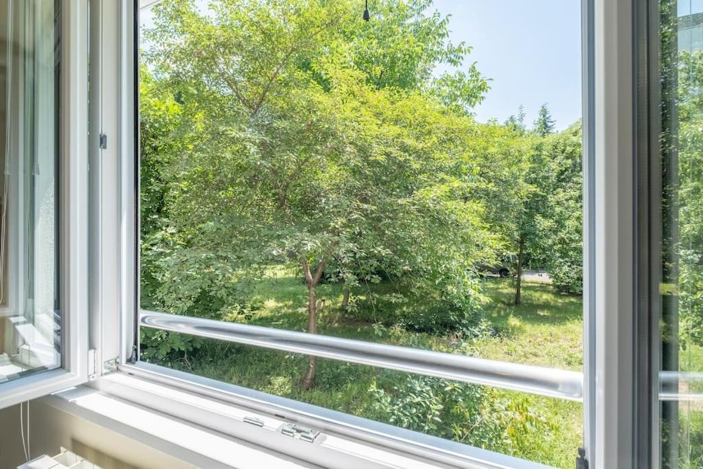 Top Location, Brand New 3 Bdrm Apt & Free Parking София Екстериор снимка